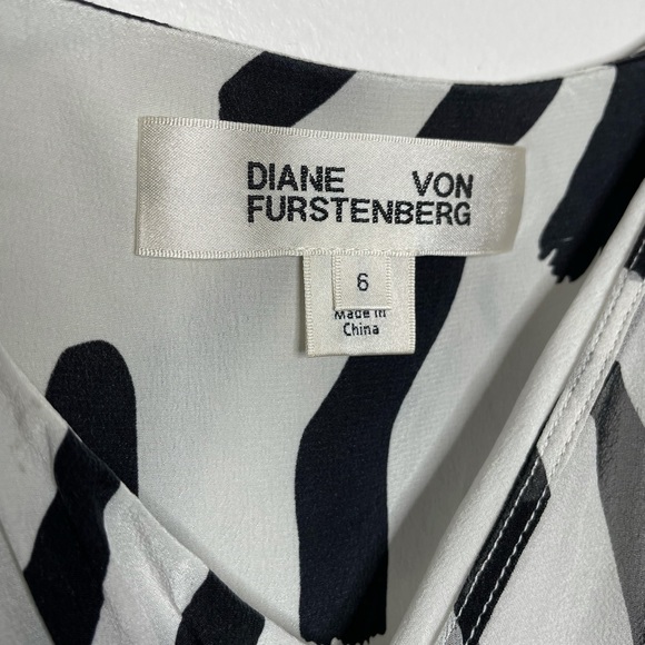 DVF | V-Neck Crossover Silk Dress Chatham Print 6 - Picture 2 of 5